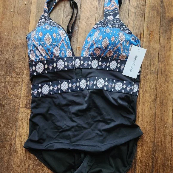 Meet.Curve One-Piece Swimsuit - Picture 7 of 9